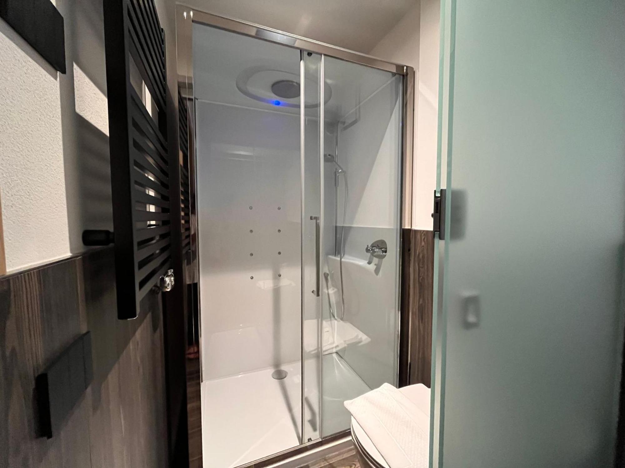 Gin Luxury Centre Apartment