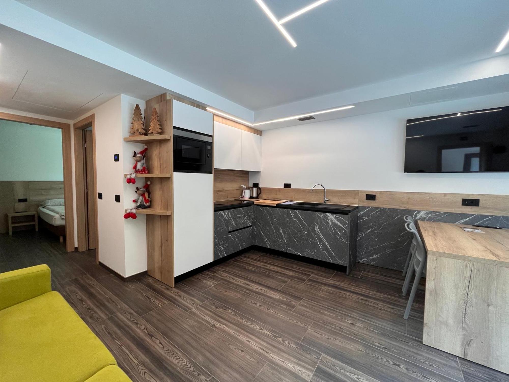 Gin Luxury Centre *